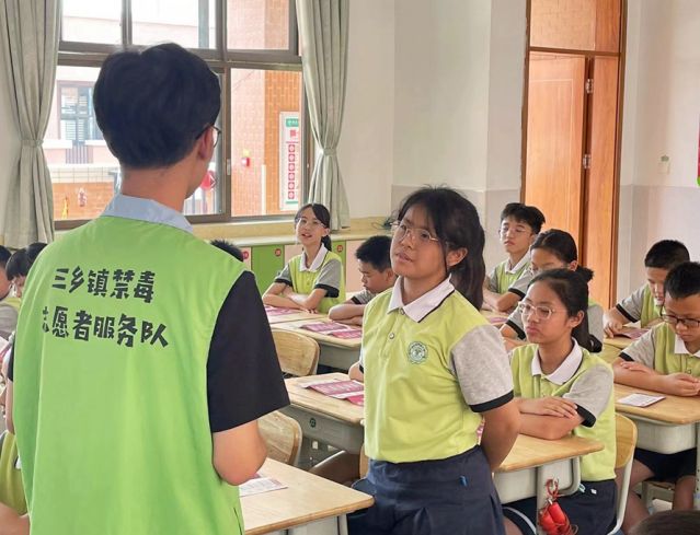 三鄉(xiāng)鎮(zhèn)開展“開學(xué)第一課，無毒伴我行”禁毒教育宣傳活動(dòng)圖片4_副本.jpg