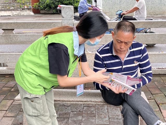 三鄉(xiāng)鎮(zhèn)開展“禁毒宣傳進公園，人人參與共防毒”活動圖片1.JPG